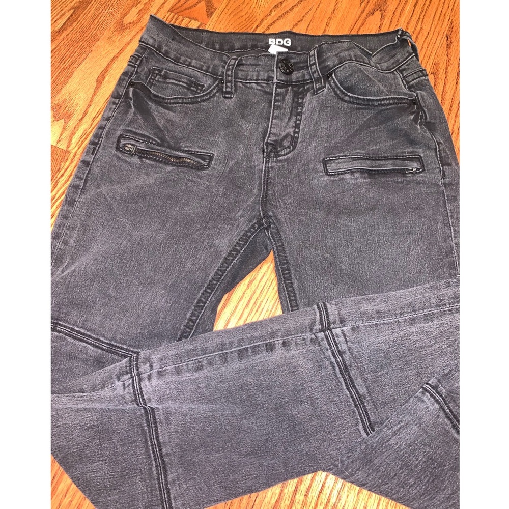 3/$20 💚 BDG faded black zipper skinny jeans sz 26